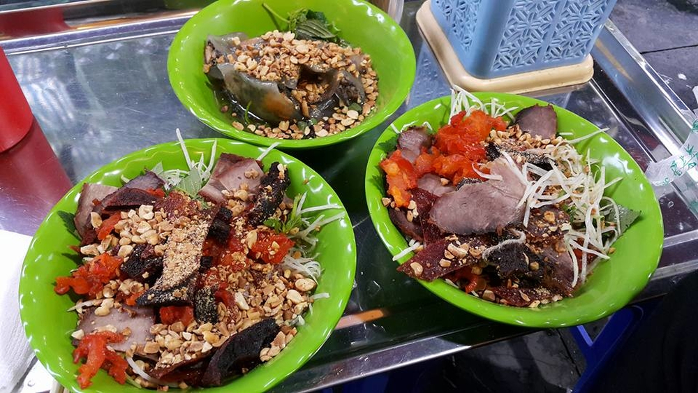 Nộm bò khô Long Vi Dung có tuổi đời gần 70 năm tại Hà Nội